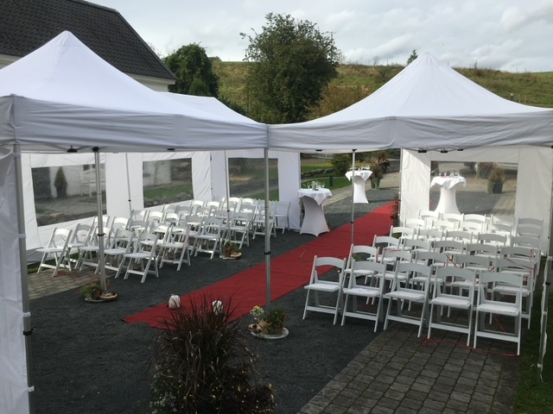 100er Set Klappstuhl Hochzeit mit Kissen 