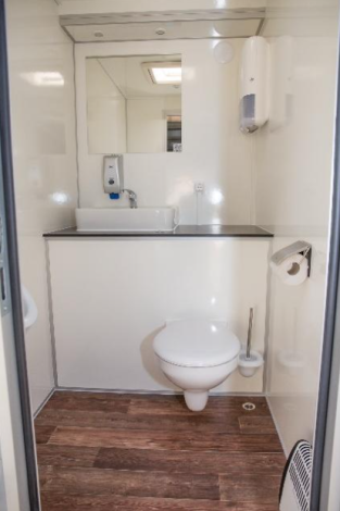Toilettenwagen 1&1 